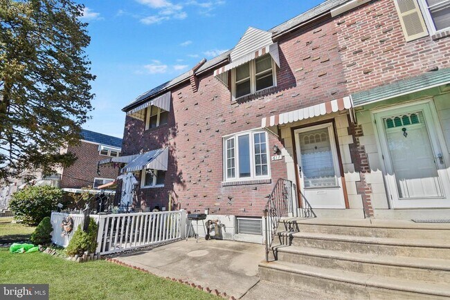 Building Photo - 617 Magnolia Ave