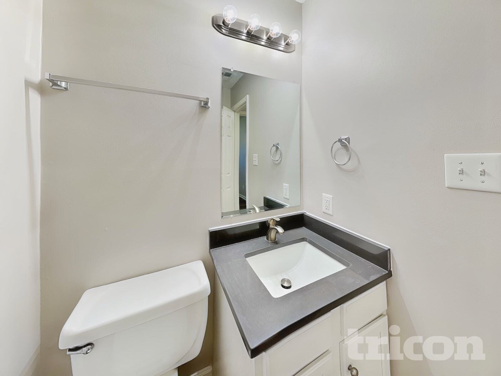 Building Photo - 2736 Daffodil Dr