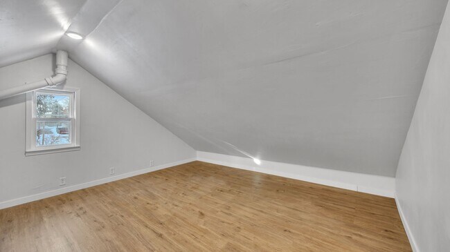 Building Photo - 1118 S 13th St