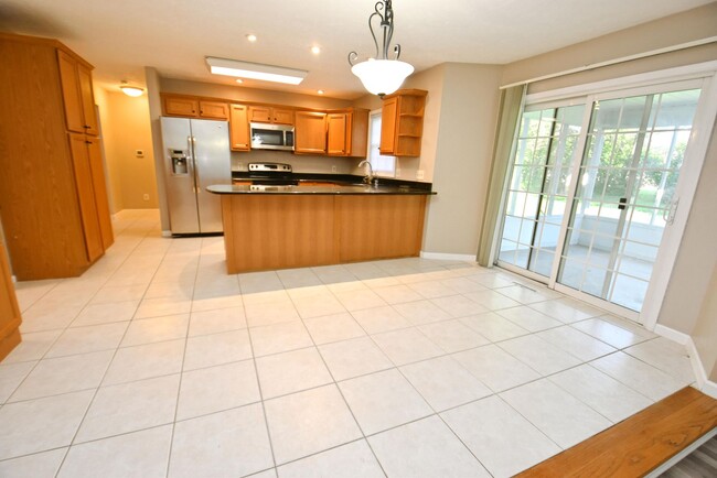 Building Photo - Large executive home in Granger IN
