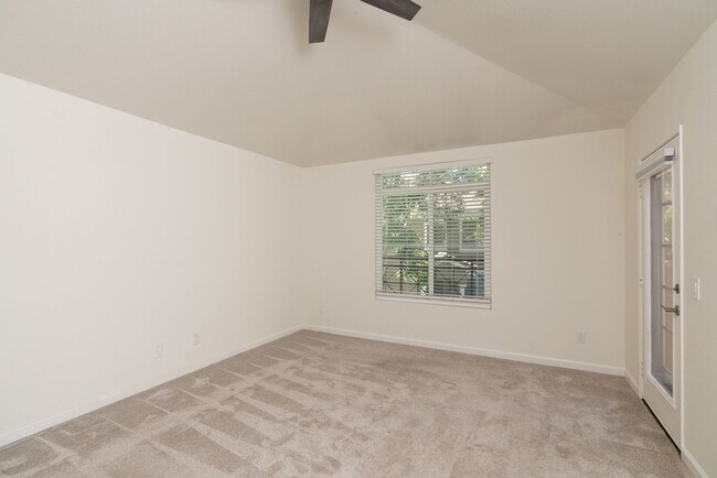Building Photo - 3 Bedroom Townhome in the Monte Rio Community of Rancho Peñasquitos