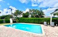 Building Photo - 525 Sunset Rd