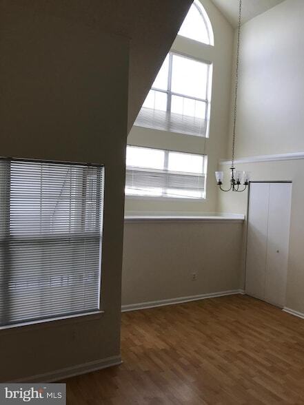 Building Photo - 14032 Vista Dr