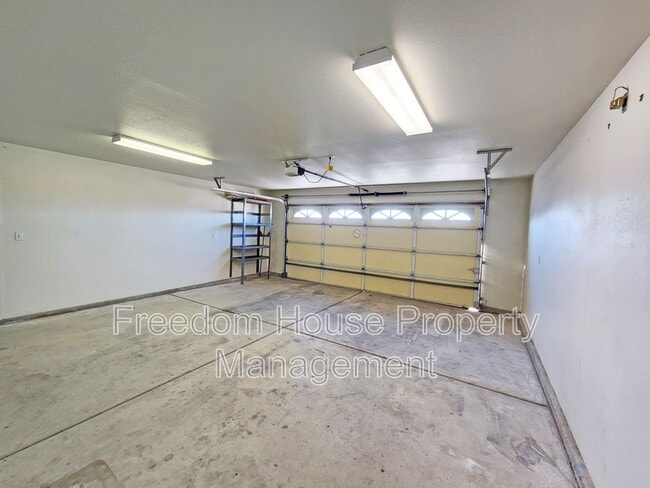 Building Photo - 3280 E Winery Rd