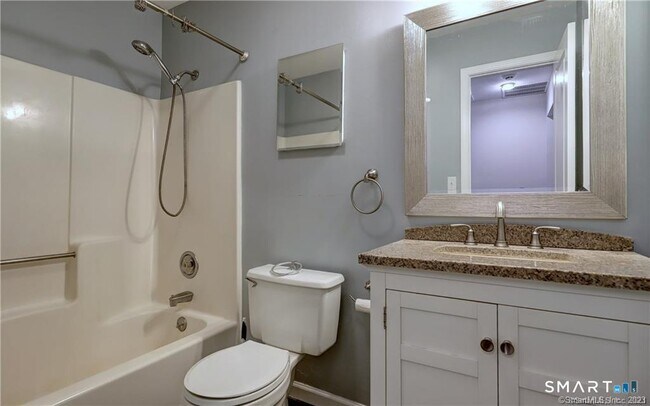 Building Photo - 91 Stowe Ave