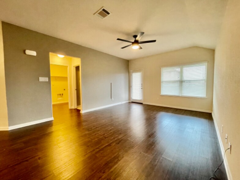 Building Photo - 2501 McCrae