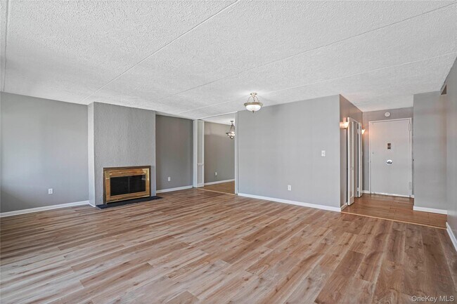 Building Photo - 200 High Point Dr