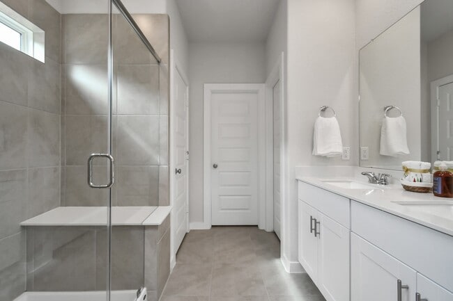 Building Photo - 16513 Breezy Knl Ct