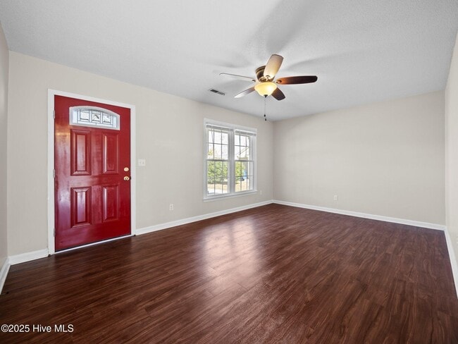 Building Photo - 101 Quality Ln