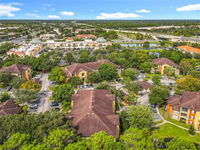 Building Photo - 713 Crest Pines Dr