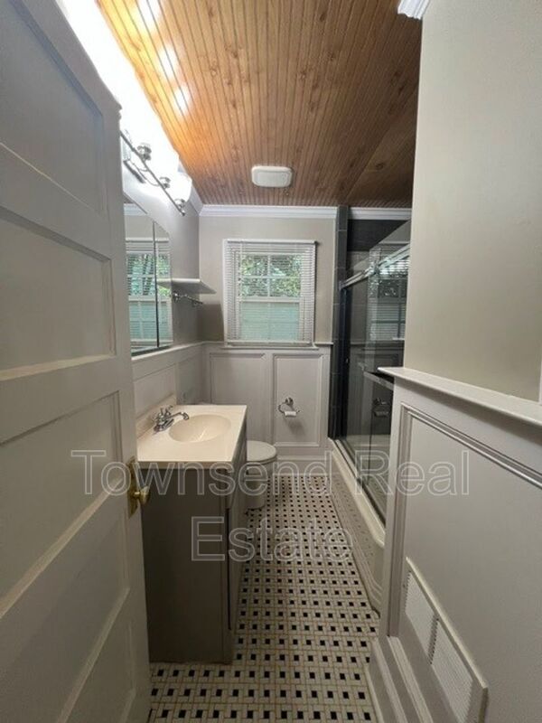 Building Photo - 508 Huske St