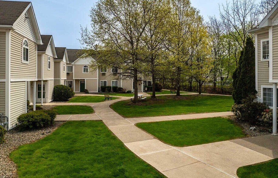 Primary Photo - Northgate Manor 55+