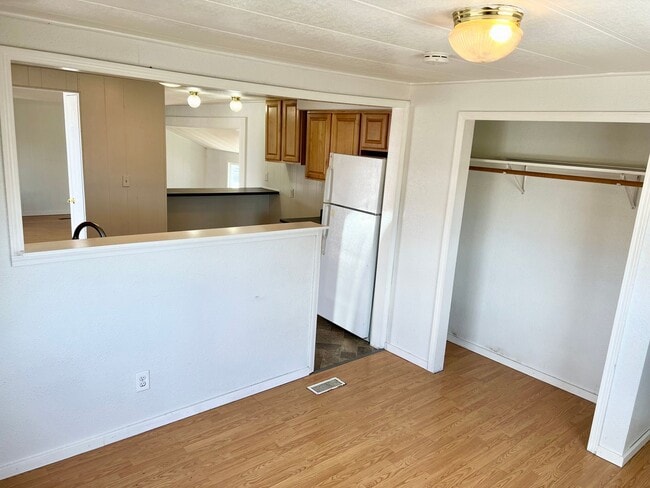 Building Photo - Southside 2 Bed Mobile Home at Southwood M...
