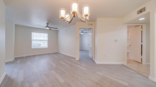 Building Photo - 4127 Residence Drive