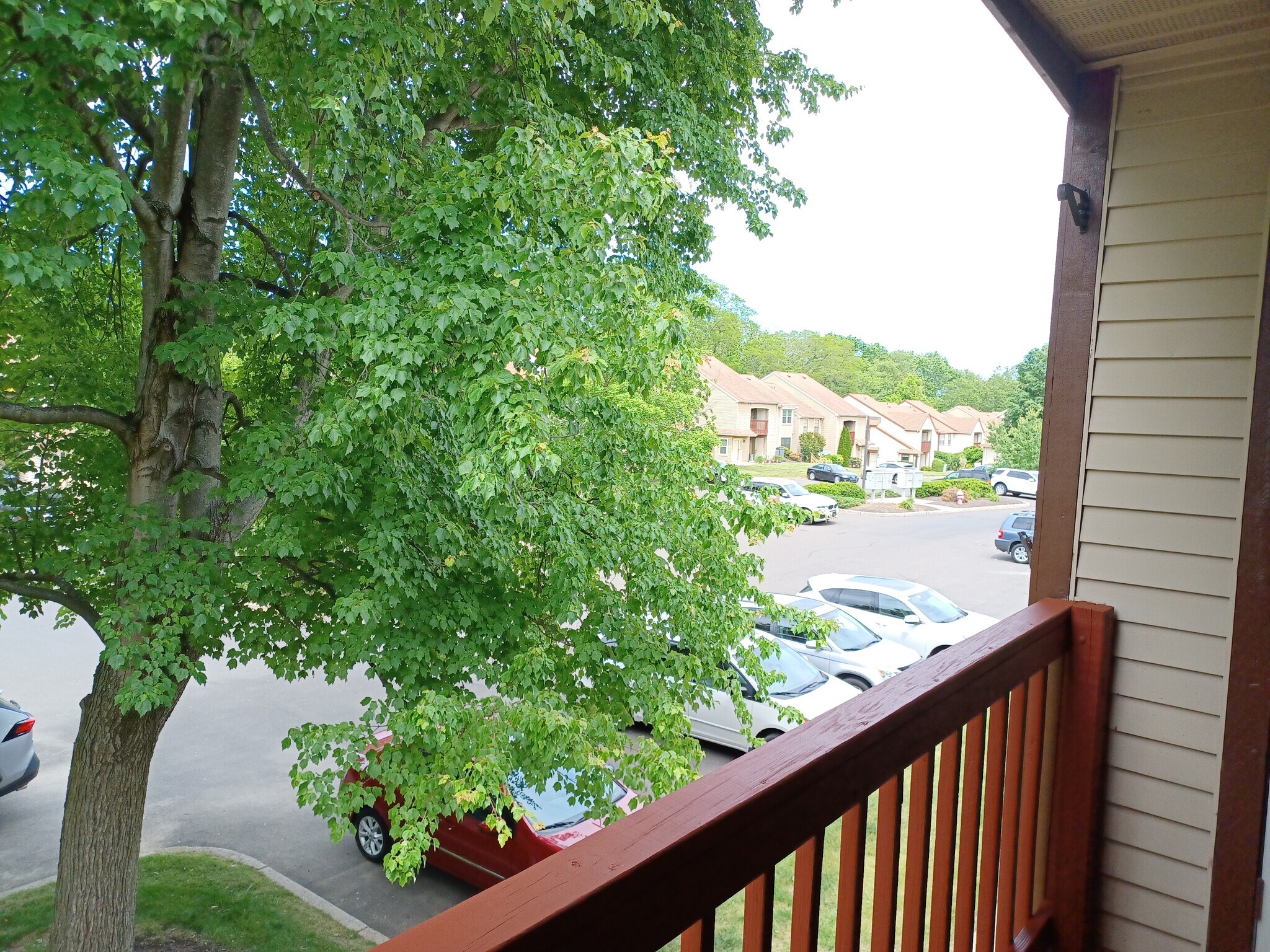 Private balcony - View of court - 2208 Clark Ct