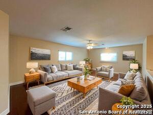 Building Photo - 6734 Honeyridge Ln