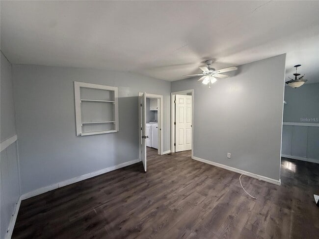 Building Photo - 8824 Overlook Dr