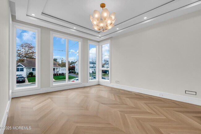 Building Photo - 19 Clarence Ave