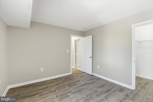 Building Photo - 100 Westwick Ct