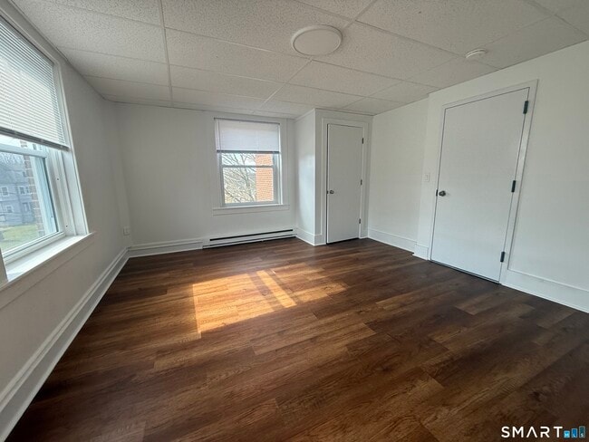 Building Photo - 156 Garfield Ave