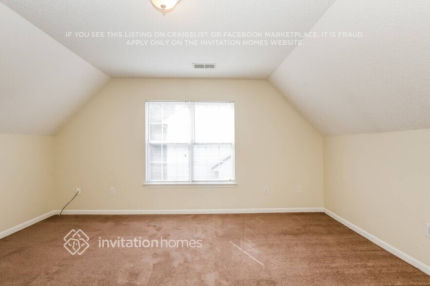 Building Photo - 216 Bradford Glyn Dr