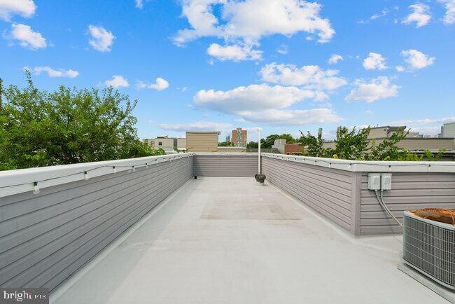 Building Photo - 1328 N 7th St