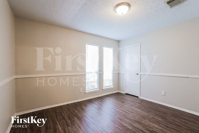 Building Photo - 15814 Whipple Tree Dr
