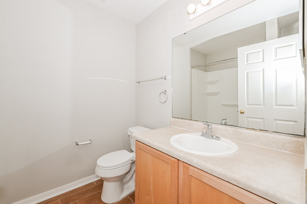 Building Photo - 8448 Oak Crossing Dr W