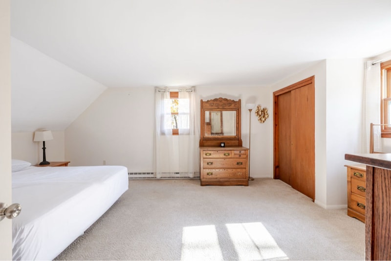 Building Photo - 230 Middle Rd