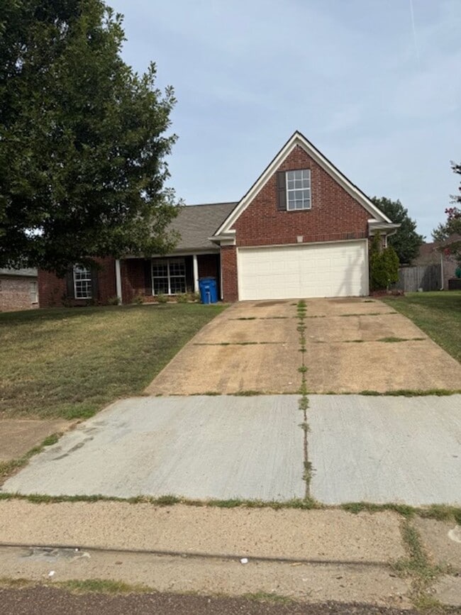 Building Photo - Renovated 4 Bedroom 2 Bath Home with Upsta...