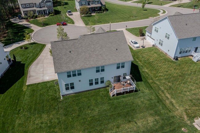 Building Photo - Luxury 5 Bedrooms 3 Full Baths 2 Car Garage