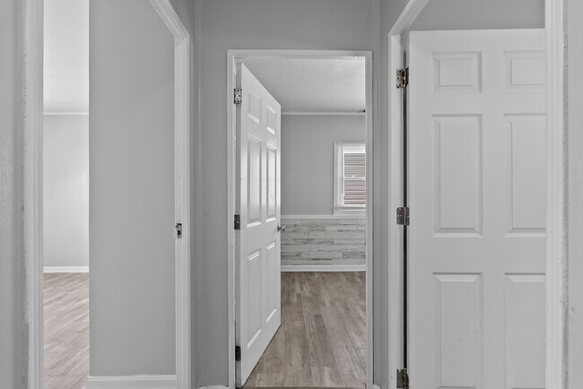 Building Photo - 313 N 42nd St