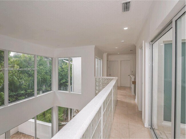 Building Photo - 4000 Alhambra Cir