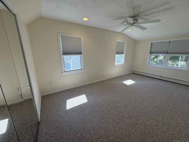 Building Photo - 17 McKinnel Ct