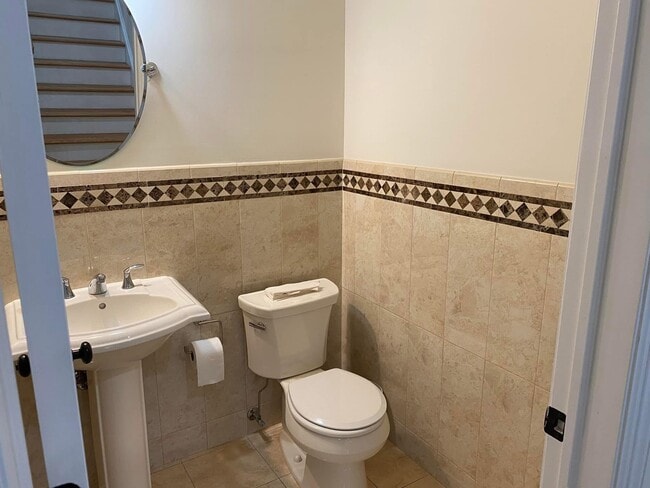 Building Photo - 436 Lawton Ave