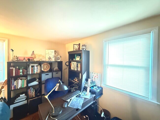 Building Photo - 36 Landin St