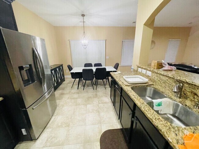Building Photo - 495 Stonebridge Cir