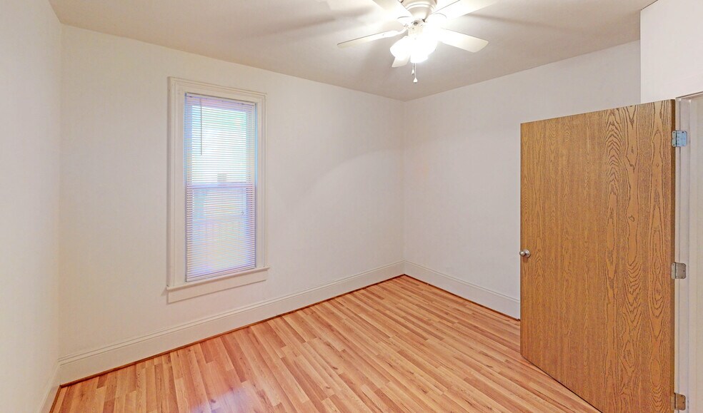 BDR 2 - 517 W Edwards St
