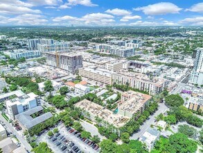 Building Photo - 2005 Jefferson St