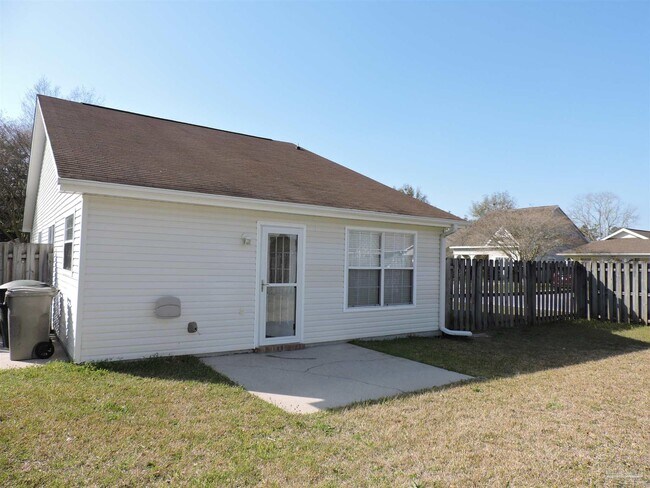 Building Photo - 1100 Sweetbriar St