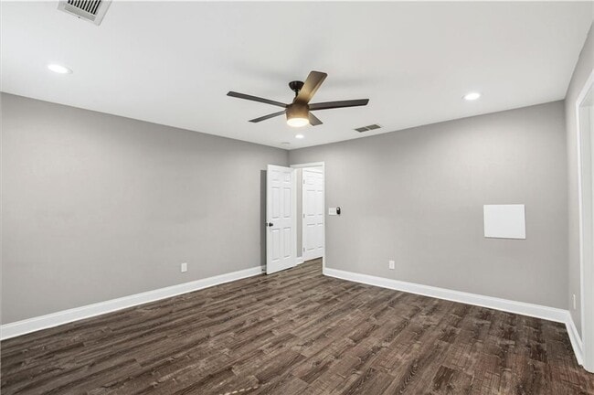 Building Photo - 2866 Belvedere Ln