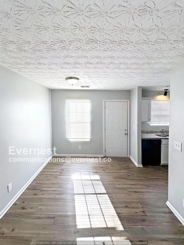 Building Photo - 1997 Oak Terrace Dr SE