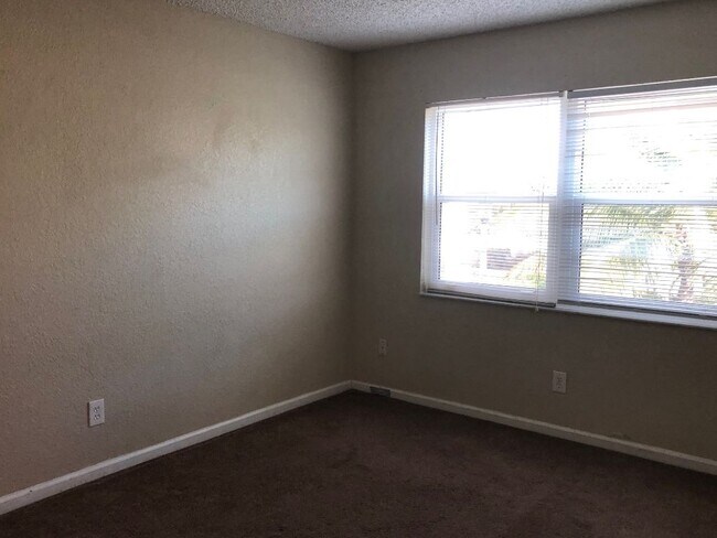 Building Photo - 510 M St