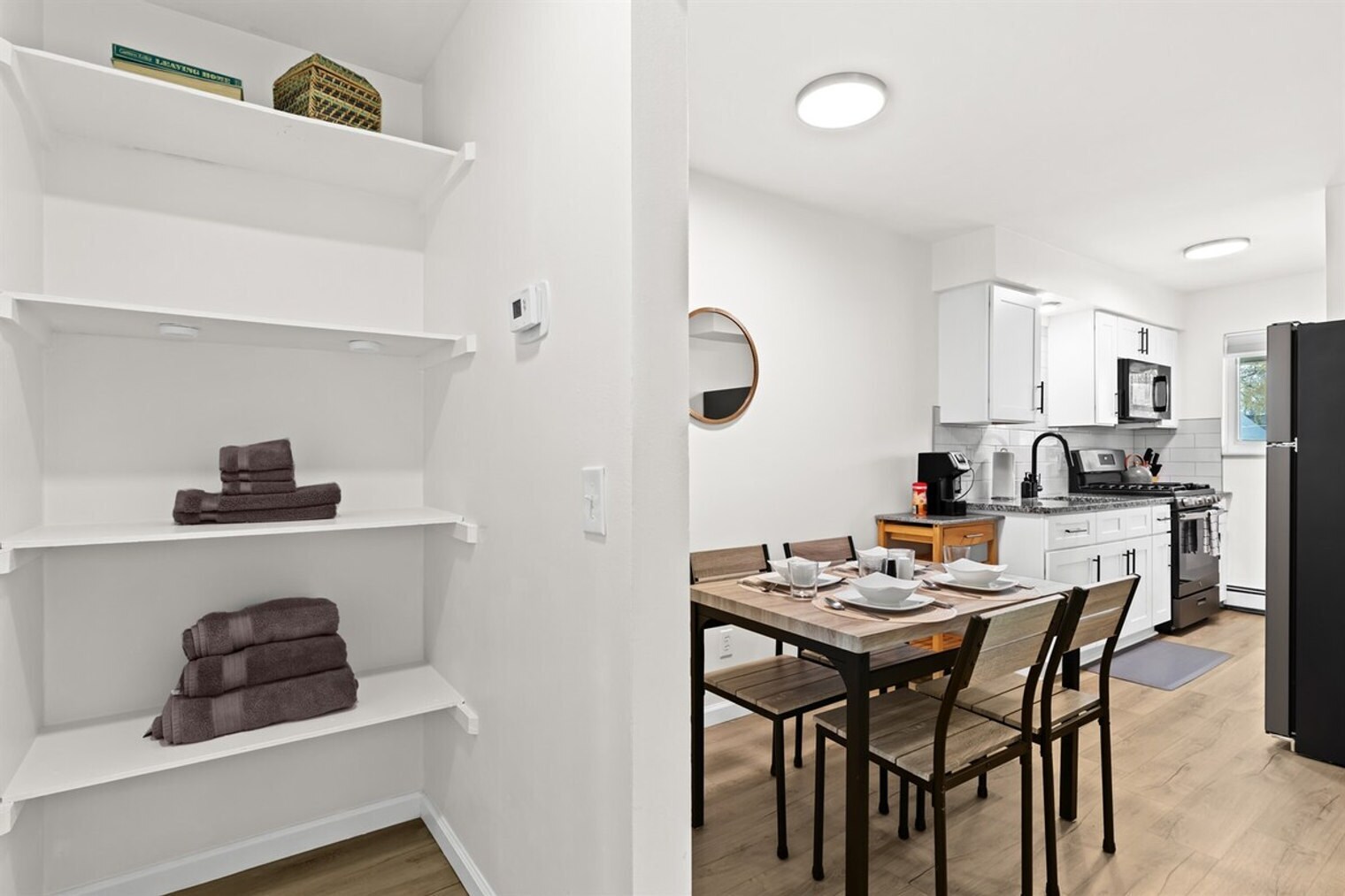 Building Photo - 22 2nd St