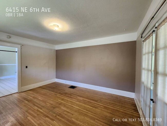 Building Photo - Lovely Studio Apartment Available in Woodlawn