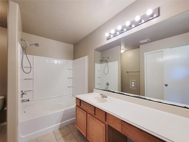 Building Photo - 2731 Trinity Glen Ln