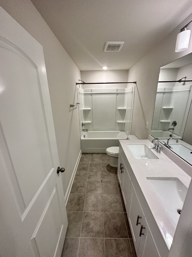 Building Photo - 304 Cheval Dr
