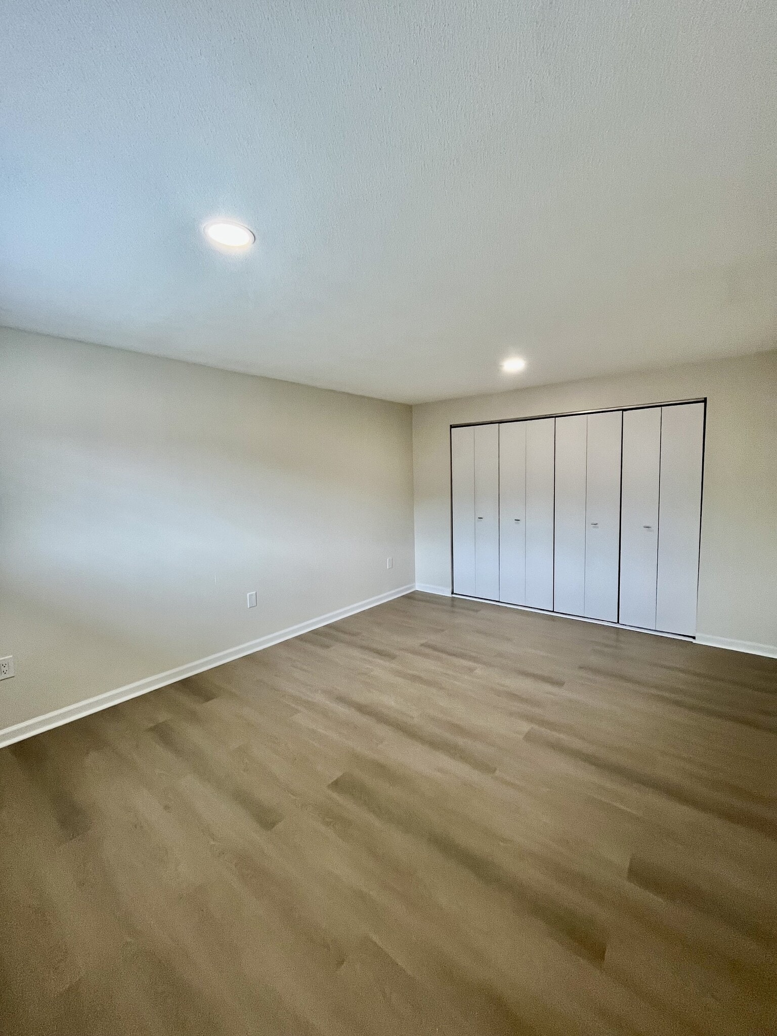 1 Bedroom - Bedroom - Fernwood Apartments