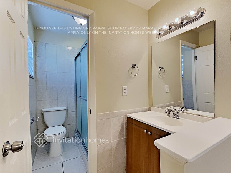 Building Photo - 6044 Francis Dr