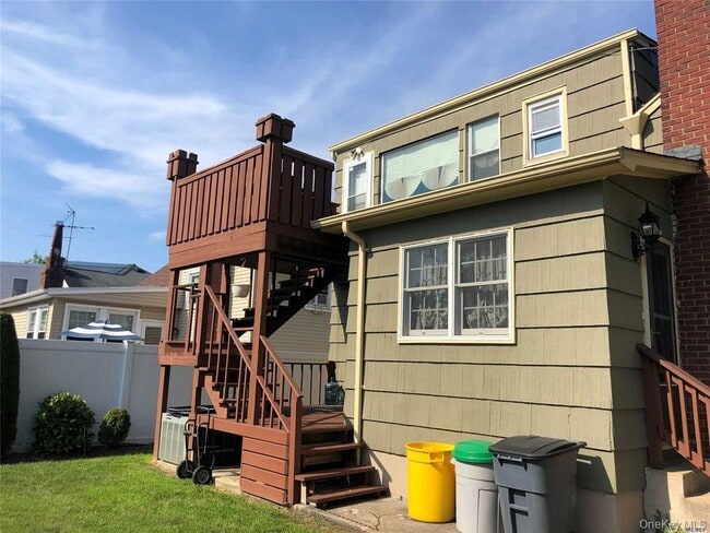 Building Photo - 563 Albemarle Pl